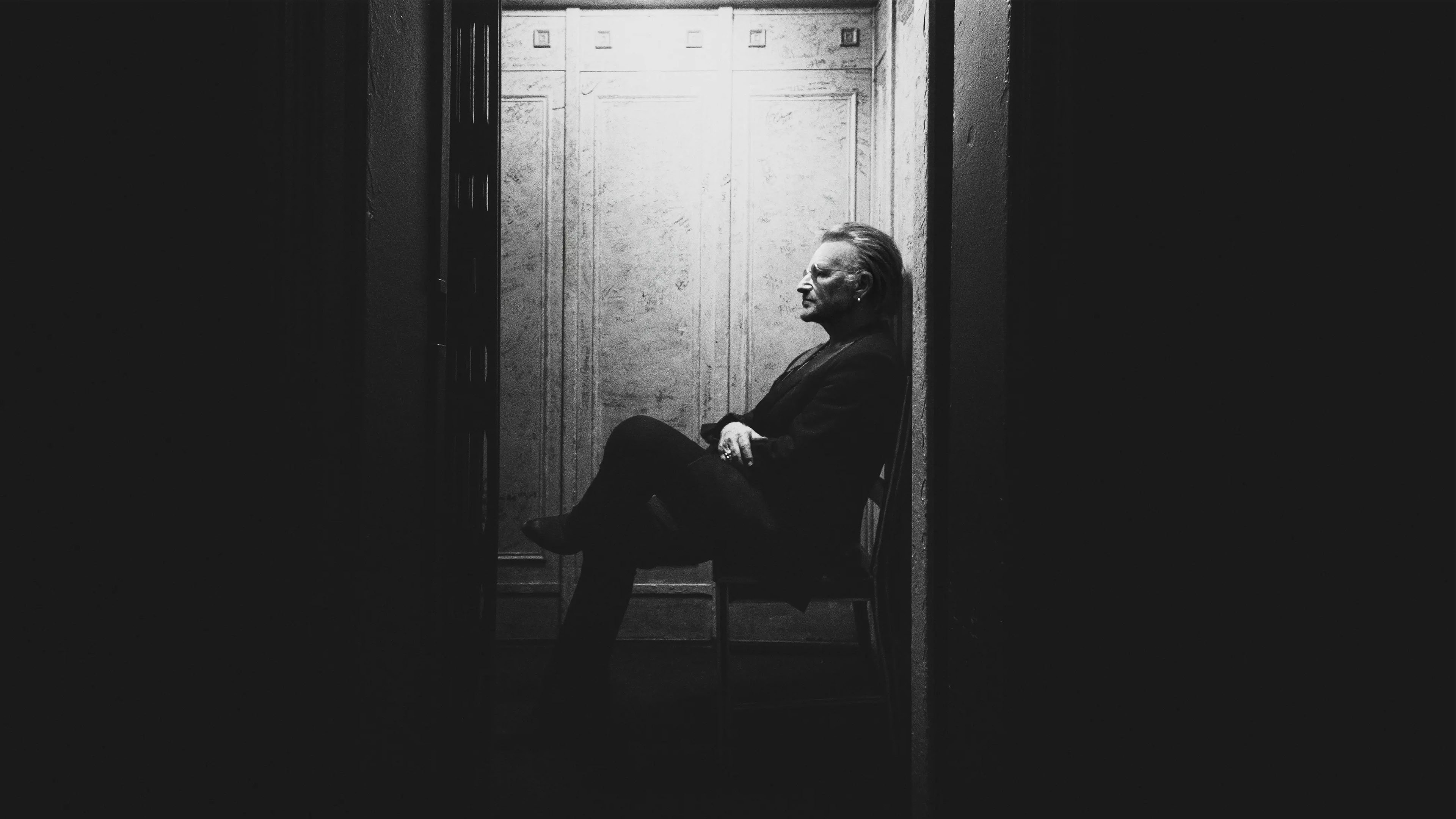 Bono: Câu Chuyện Về Sự Buông Bỏ