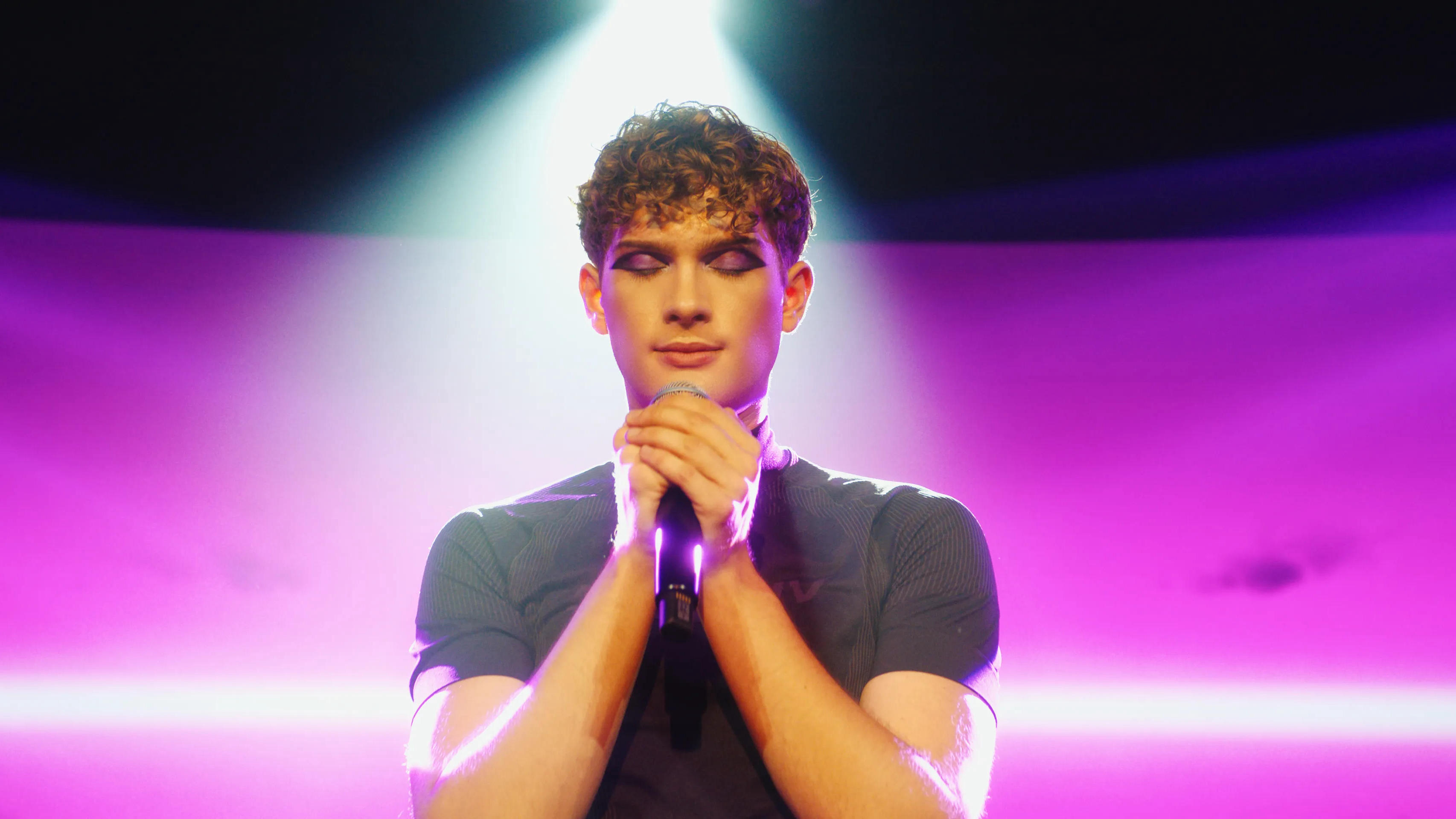 Leo Reich Ai Thèm Quan Tâm Chứ?