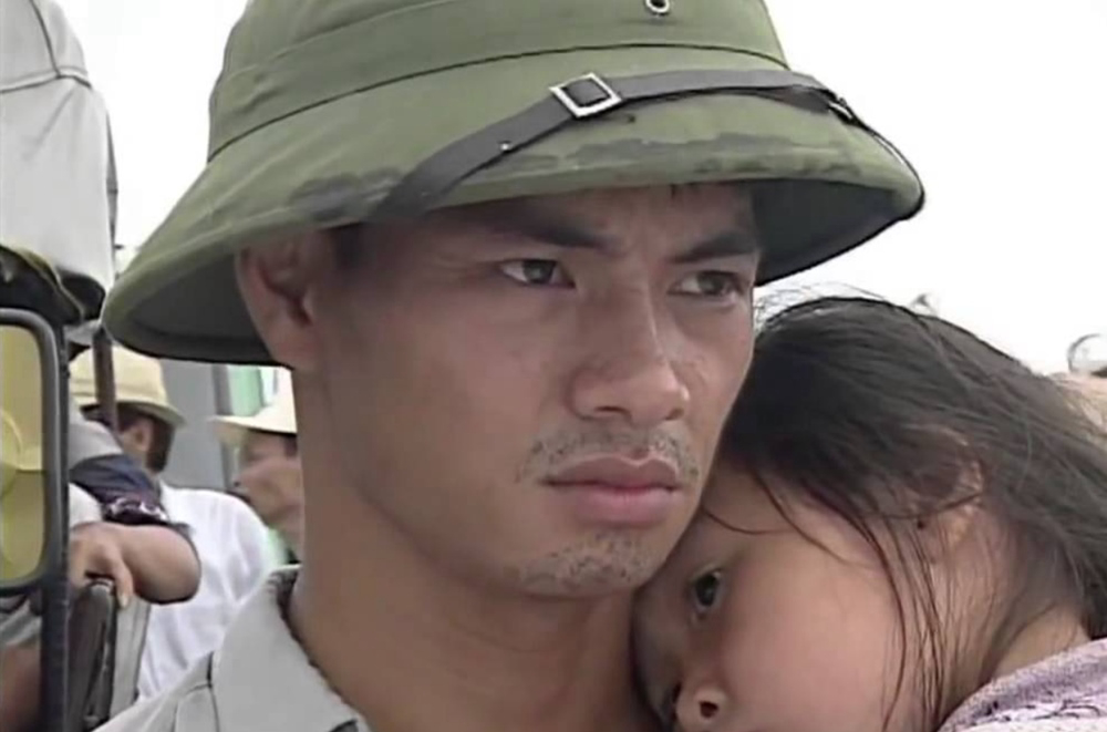 Sóng Ở Đáy Sông